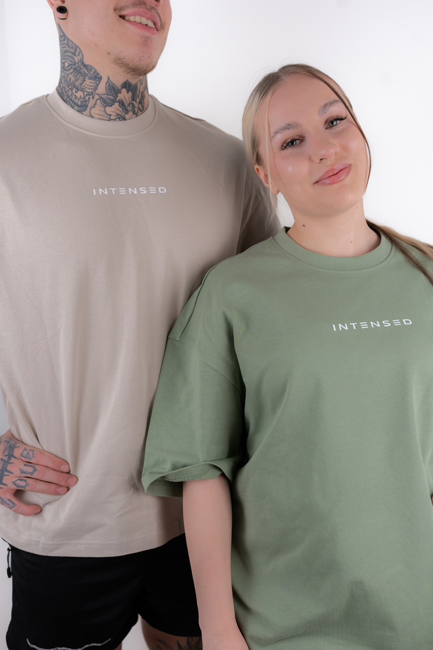 Intensed unisex oversize t-paita, vaalean vihreä sopii niin naisille kuin miehille paksua kangasta istuu ryhdikkäästi päälle