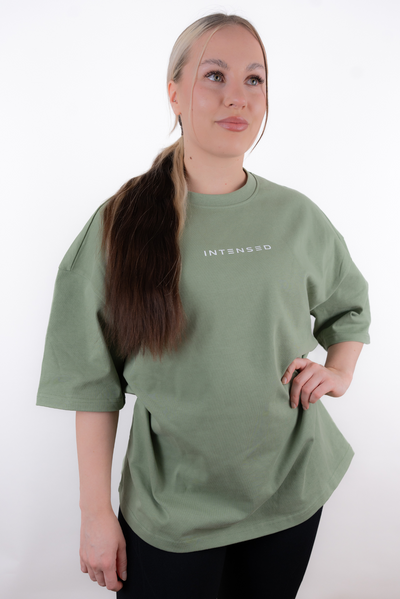 Intensed unisex oversize t-paita, vaalean vihreä sopii niin naisille kuin miehille paksua kangasta istuu ryhdikkäästi päälle
