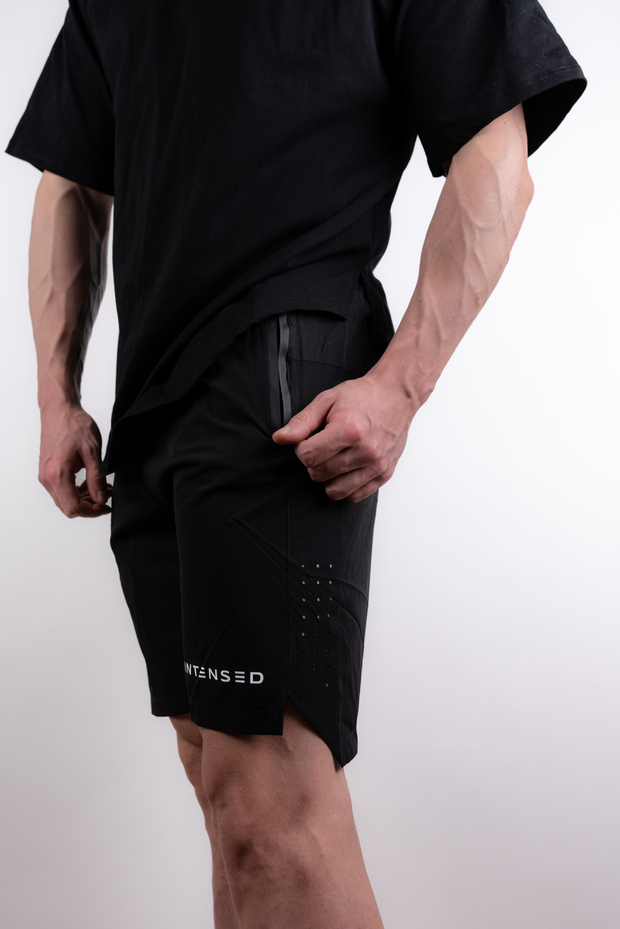 Intensed miesten treenishortsit musta vetoketjulliset taskut hengittävä materiaali mukavat päällä treenipäivä kuntosali miesten treenivaatteet