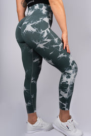 Intensed ryppytrikoot vihreä tie dye marble tiedye pakaroita korostavat scrunch leggingssit treenitrikoot